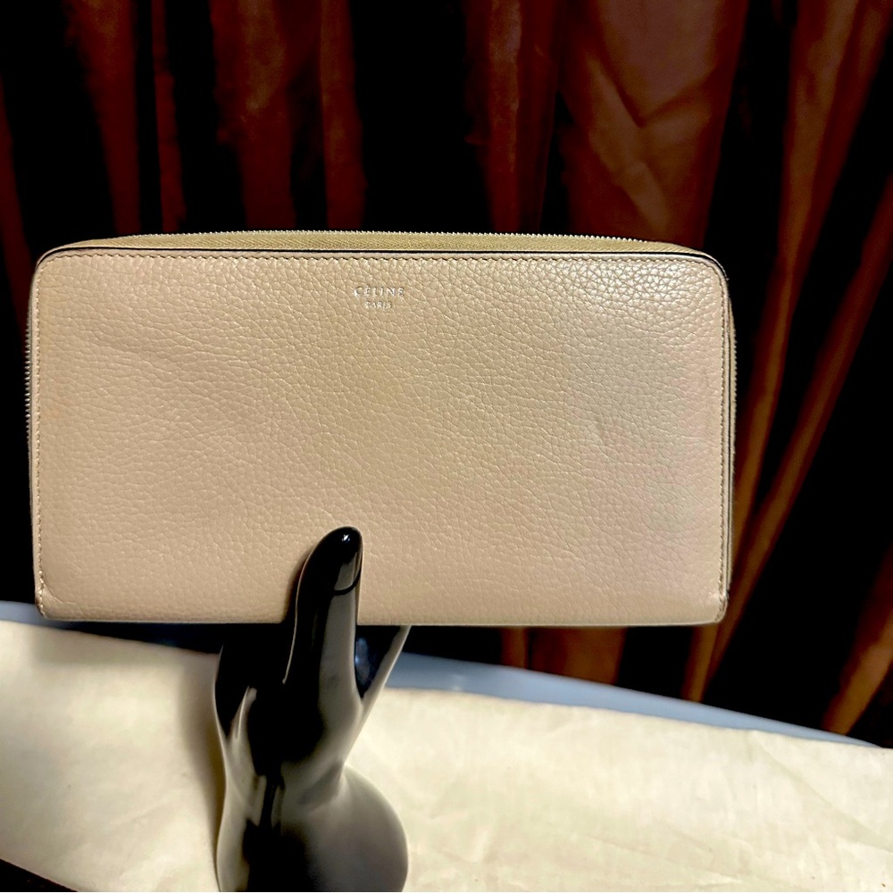 Celine with COA in excellent condition. Beautiful long wallet zip around.